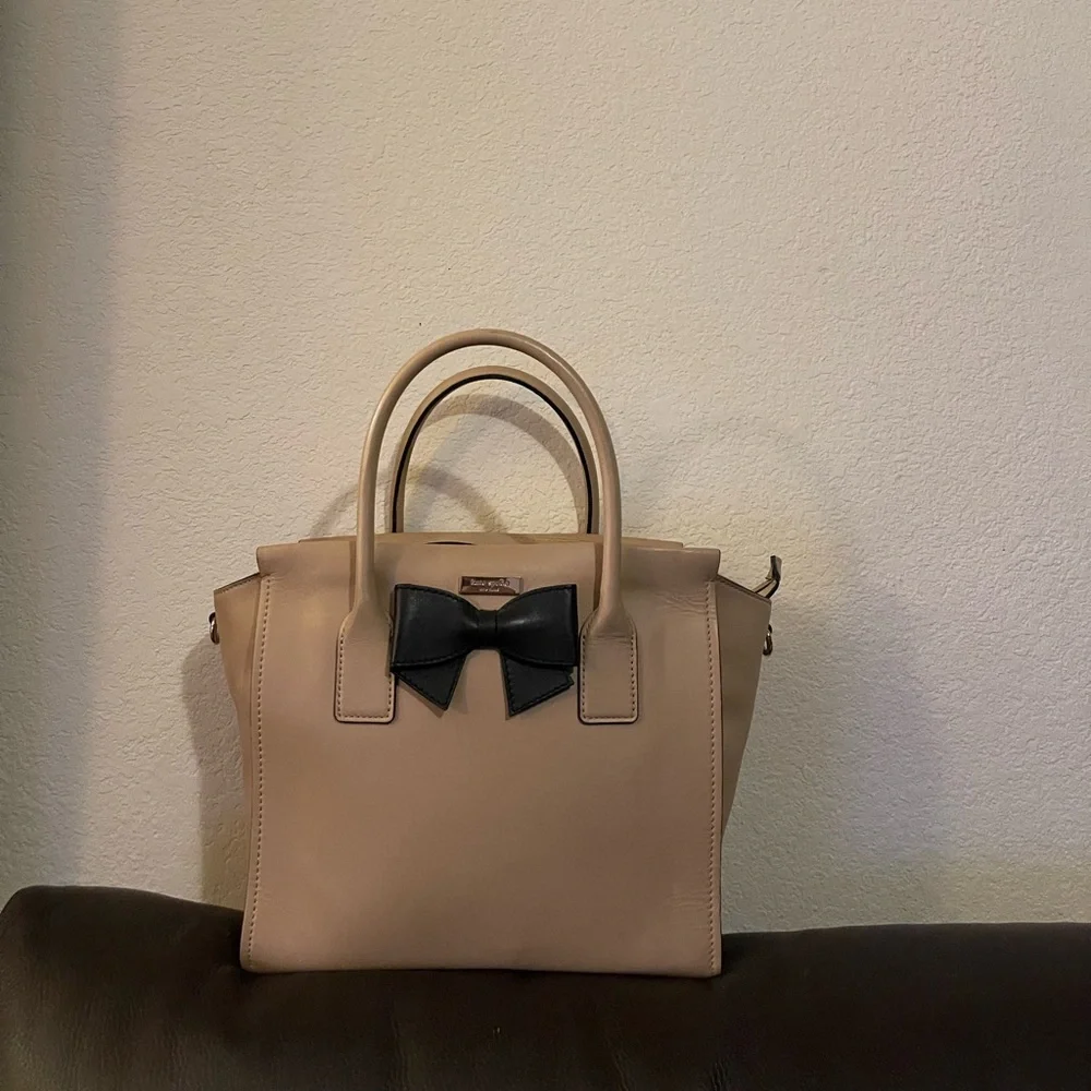 Kate Spade please check all picture of condition - Picture 5 of 17
